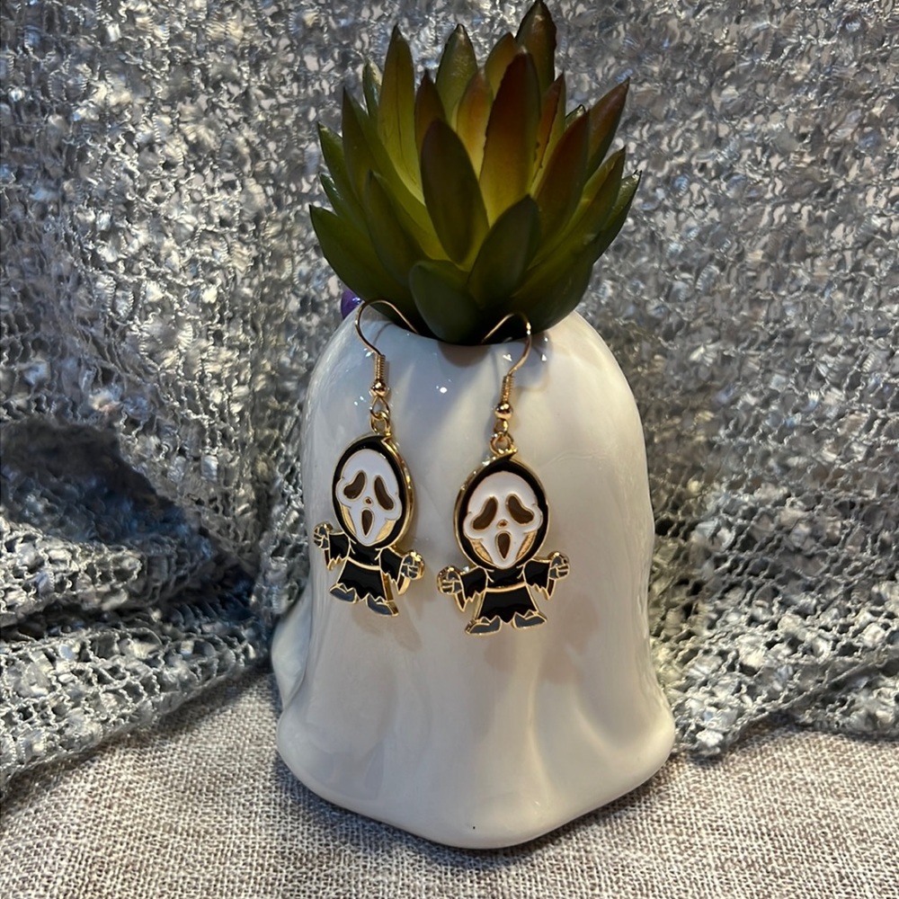 👻Ghostface Fishhook Earrings👻